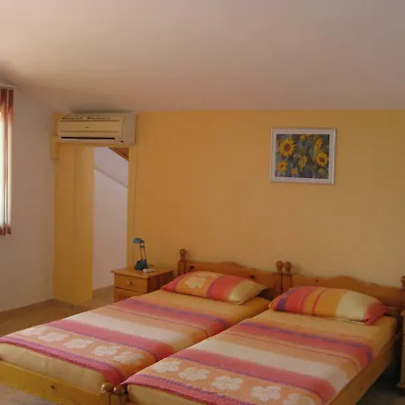 Трите Кладенеца Guest house *