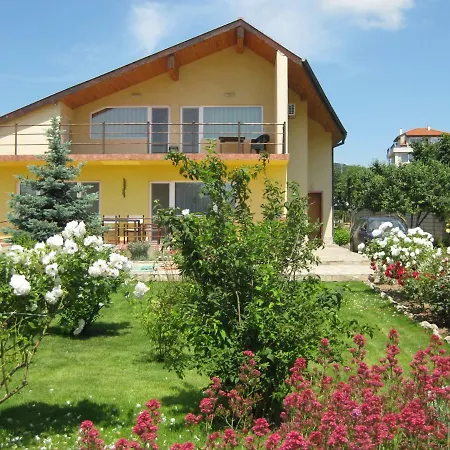 Трите Кладенеца Guest house